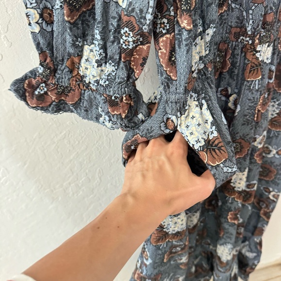 Sea New York Lucinda Seersucker Flutter Sleeve High Neck Ruffle Midi Dress - Picture 6 of 16